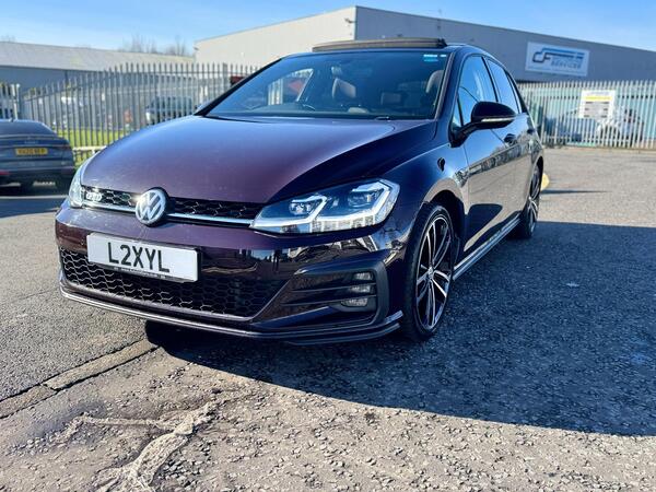 Volkswagen Golf view 4