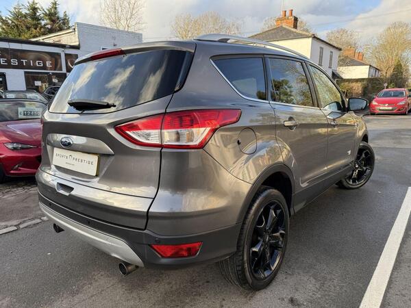 Ford Kuga view 3
