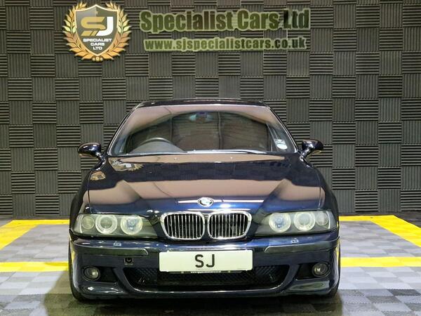 BMW M5 view 2