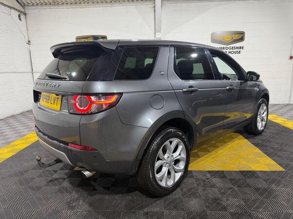 Land Rover Discovery Sport view 6