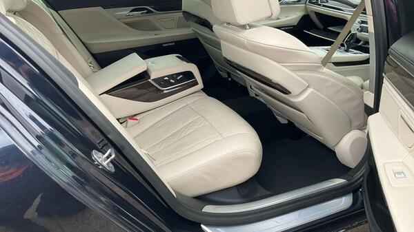 BMW 7 Series view 3