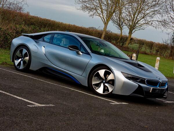 BMW I8 view 2