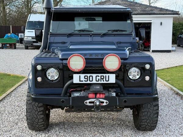 Land Rover Defender view 7