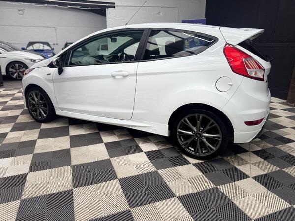 Ford Fiesta view 5