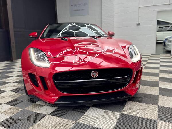Jaguar F-Type view 3