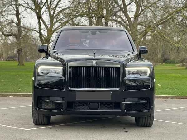Rolls-Royce Cullinan view 2
