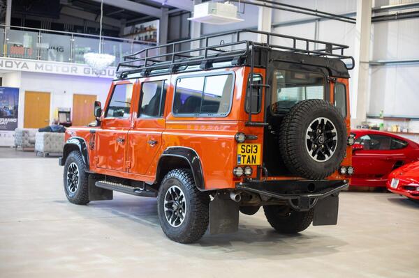 Land Rover Defender view 4