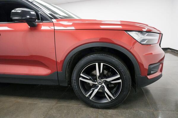 Volvo XC40 view 4