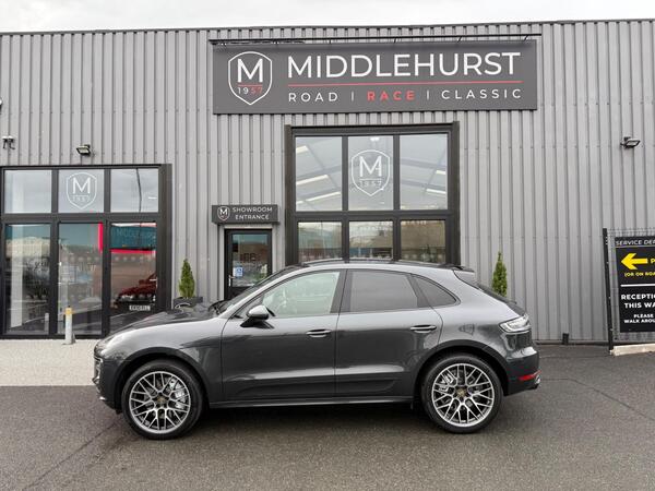 Porsche Macan view 7