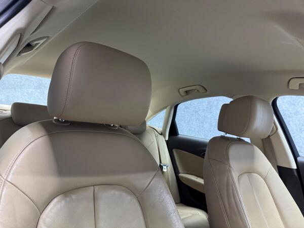 Audi A6 view 5