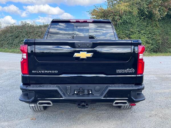 Chevrolet Silverado view 6