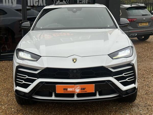 Lamborghini Urus view 4
