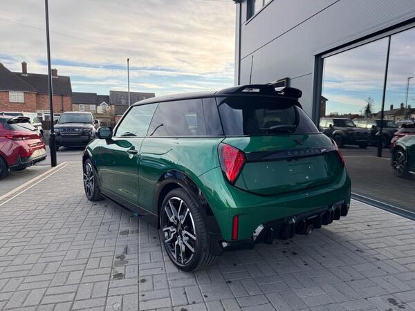 MINI Convertible view 4
