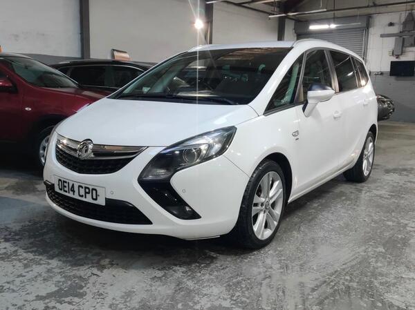 Vauxhall Zafira Tourer view 5