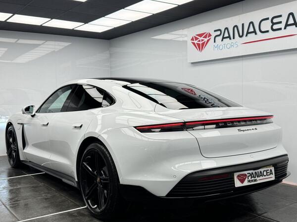 Porsche Taycan view 4