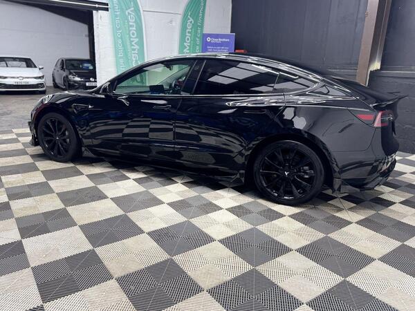 Tesla Model 3 view 5