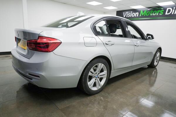 BMW 3 Series view 3