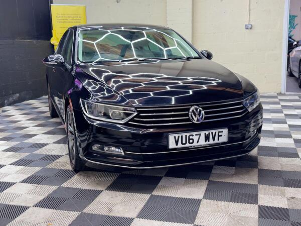 Volkswagen Passat view 2