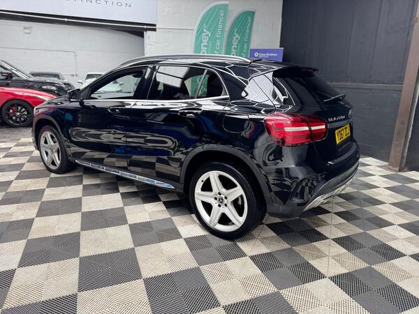 Mercedes-Benz Gla view 4