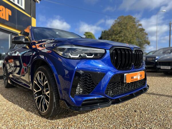 BMW X5 M view 4