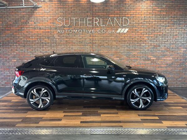 Audi Q3 view 4