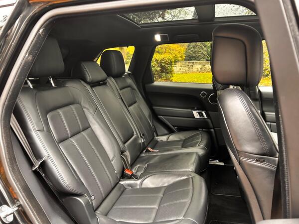 Land Rover Range Rover Sport view 4