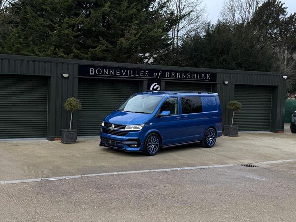 Volkswagen Transporter view 5