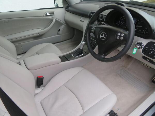Mercedes-Benz C-Class view 5