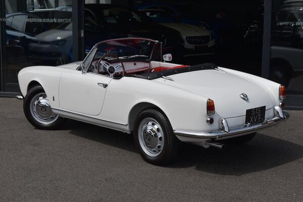 Alfa Romeo Giulietta view 2