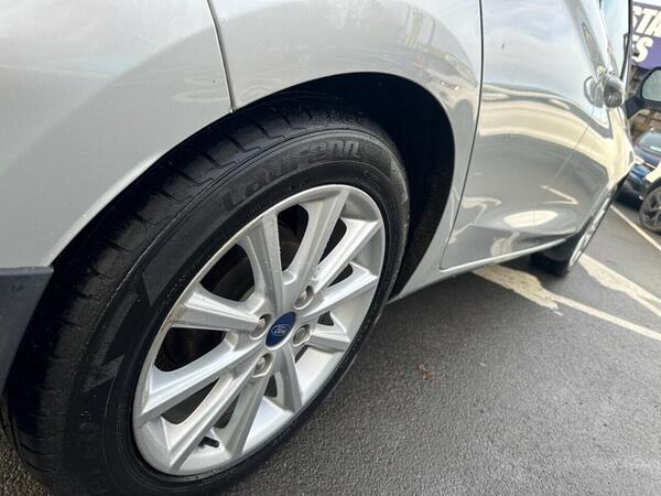Ford Fiesta view 4