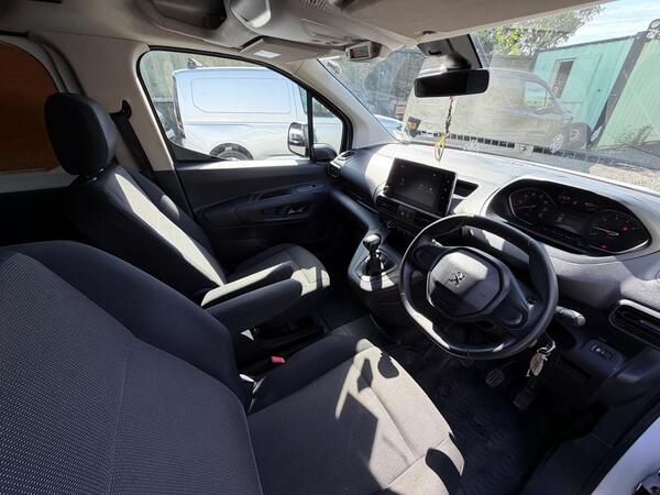 2022 Peugeot Partner 1.5 BlueHDi 850 Professional Premium + Long Crew Van Double Cab 6dr Diesel Manual LWB Euro 6 (s/s) (100 bhp)