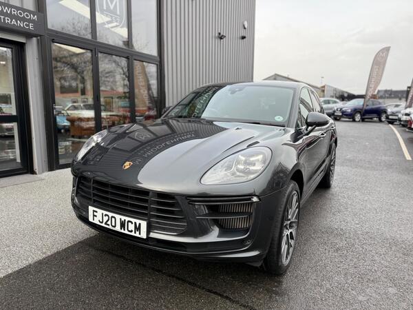 Porsche Macan view 5