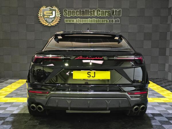 Lamborghini Urus view 4