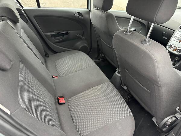 Vauxhall Corsa view 3