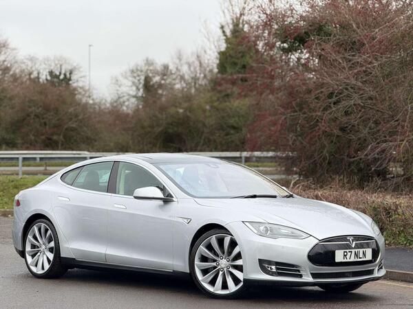 Tesla Model S view 7