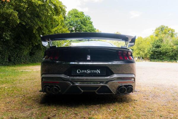 Ford Mustang view 5