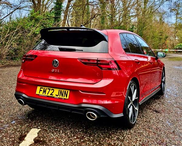 Volkswagen Golf view 3