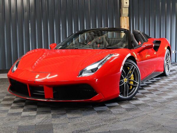 Ferrari 488 view 6