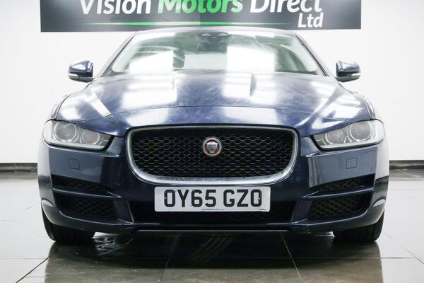 Jaguar Xe view 2