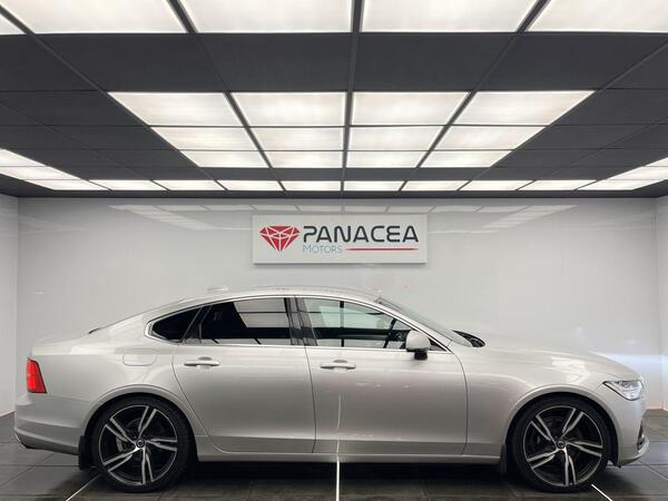 Volvo S90 view 3