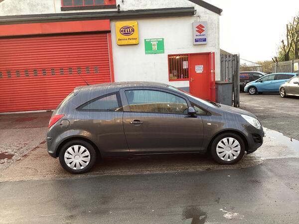 Vauxhall Corsa view 5
