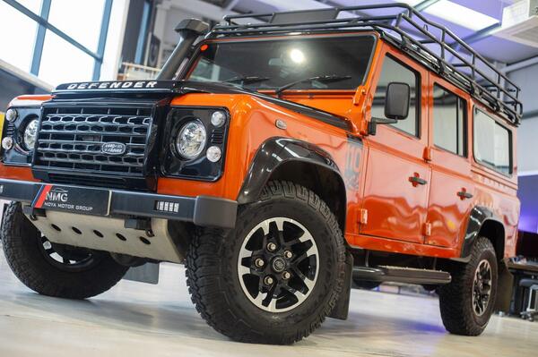 Land Rover Defender view 6
