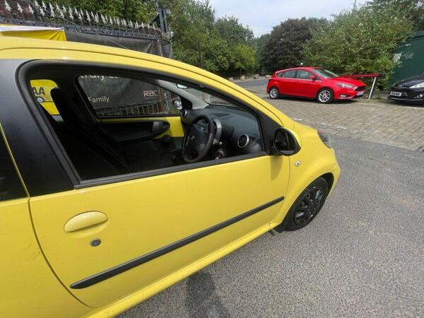 Peugeot 107 view 5