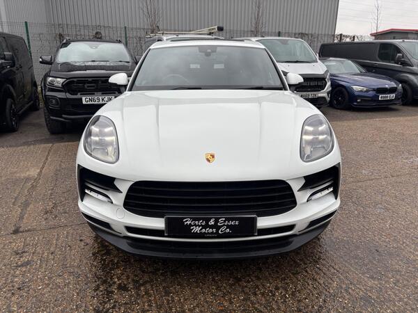 Porsche Macan view 2