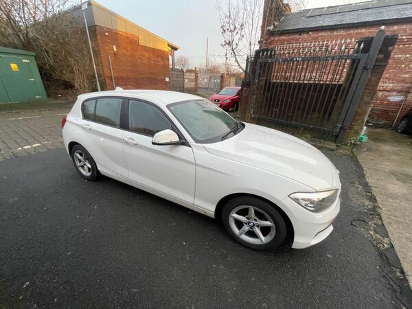 BMW 1 Series view 4