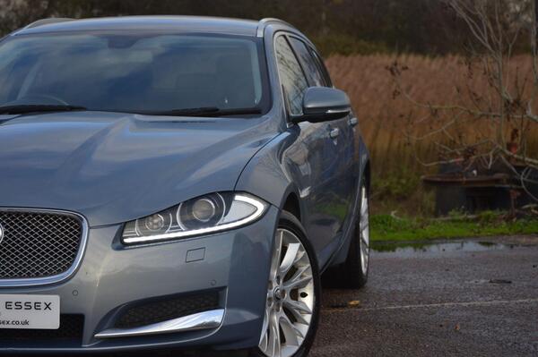 Jaguar XF view 6