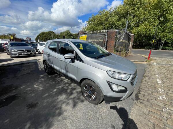 Ford EcoSport view 3