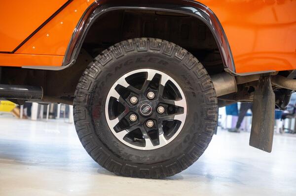 Land Rover Defender view 7