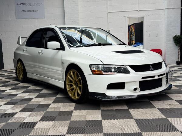 Mitsubishi Lancer view 2