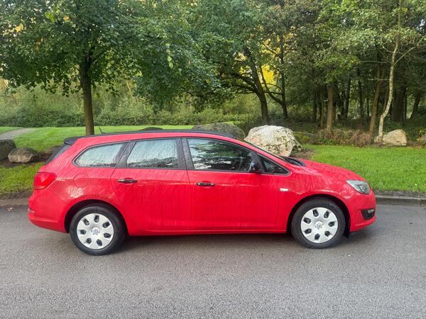 2014 Vauxhall Astra 1.6 16V Design Sports Tourer Auto Euro 5 5dr